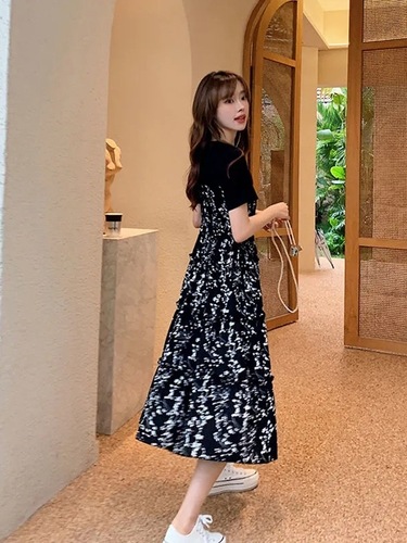 Women's Summer Two-Piece Dress, Korean Style Fashion Loose and Slimming Splicing Medium-Length Short-Sleeve Floral Small Black Dress
