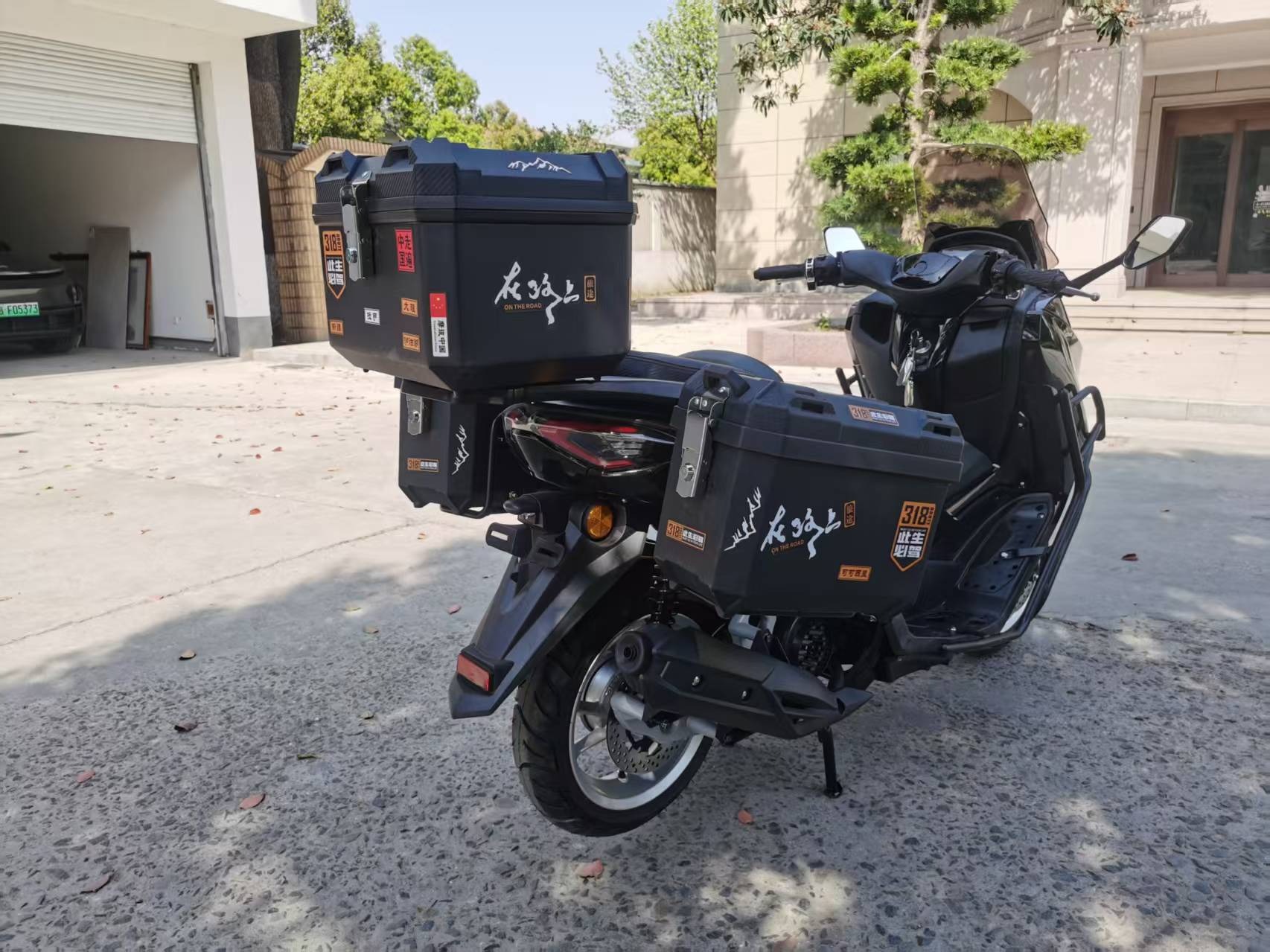 Cross-Border Hot-Selling Powerful Vehicle 4Th Generation Two-Wheeled Motorcycle for Adults to Commute and Commute Large Fuel-Saving Scooter Motorcycle