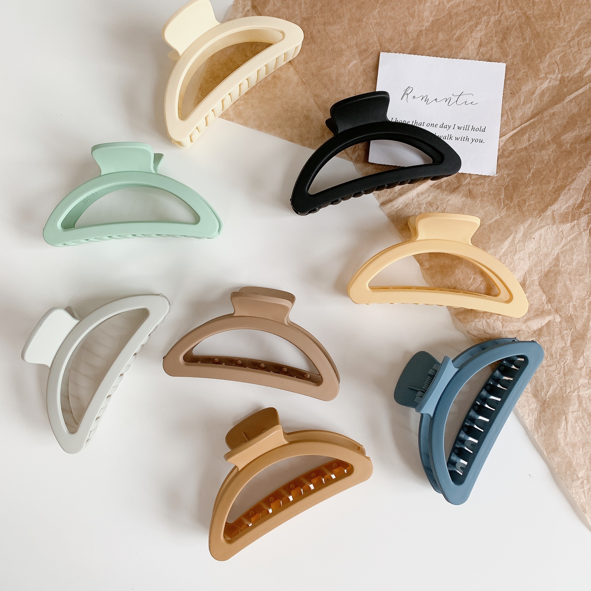 Women'S Gender Retro Solid Color Plastic Resin Hair Claws