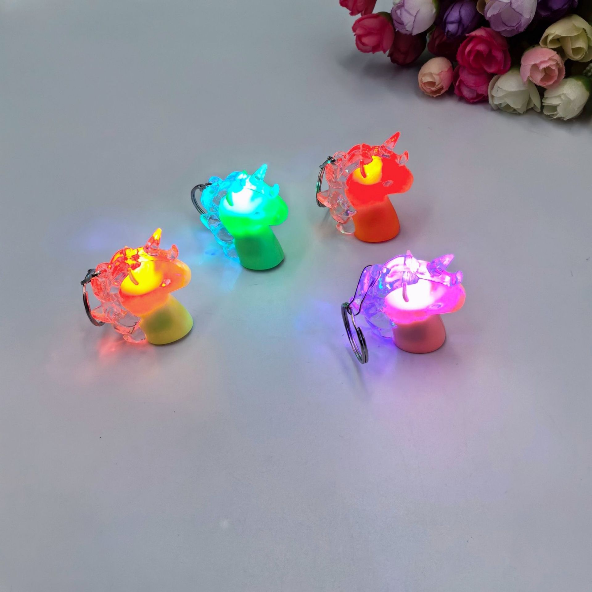 Unicornio luminoso transfronterizo llaverillo lámpara luminosa colgante llaverillo LED juguetes luminosos niños regalos creativos