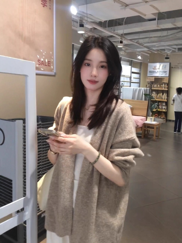 韩系慵懒风燕麦色毛衣开衫外套女早秋2025新款巨好看的针织衫上衣|undefined