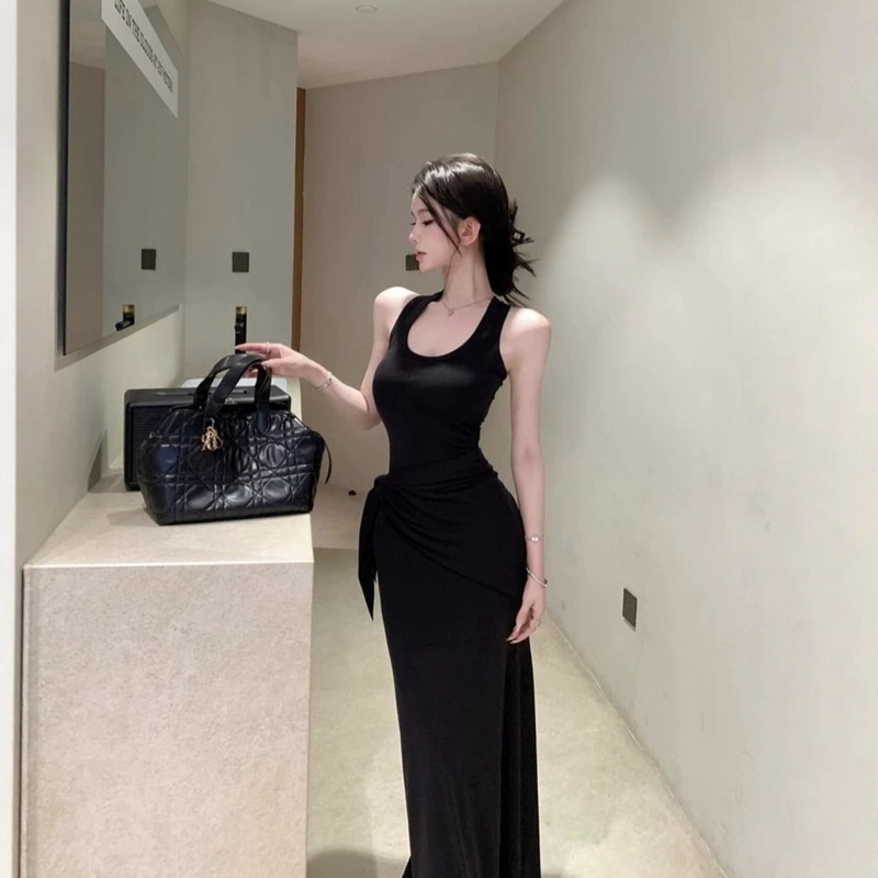 Black U-Neck Sleeveless Tank Dress for Women, Summer Style, Slim-Fit, Waist-Cinching, Elegant Bodycon Long Dress