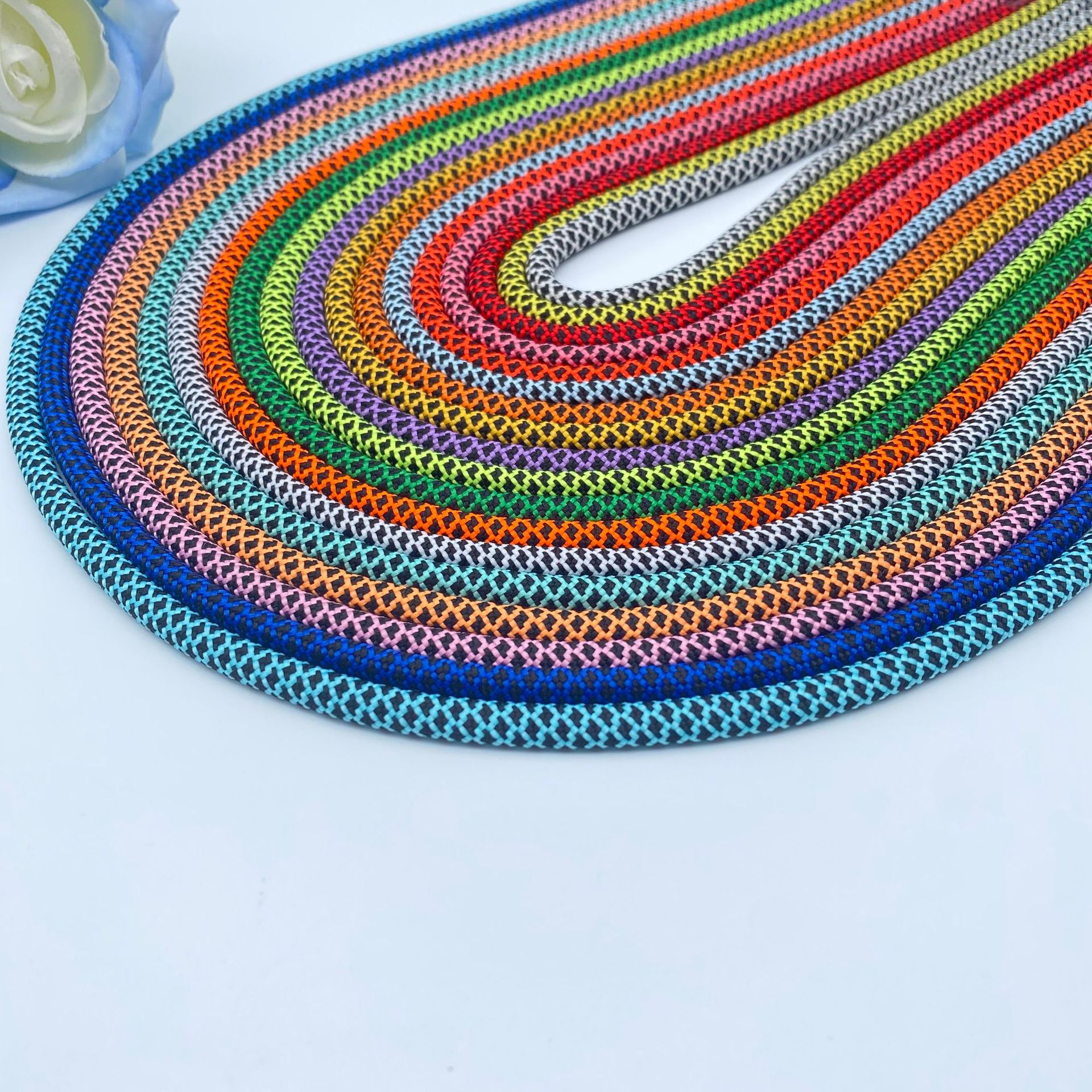 Fábrica al por mayor de 5mm núcleo de cifrado poliéster de color teléfono móvil cuerdas de sombrero cuerdas de chaqueta cuerdas de cabeza cuerdas de zapatos