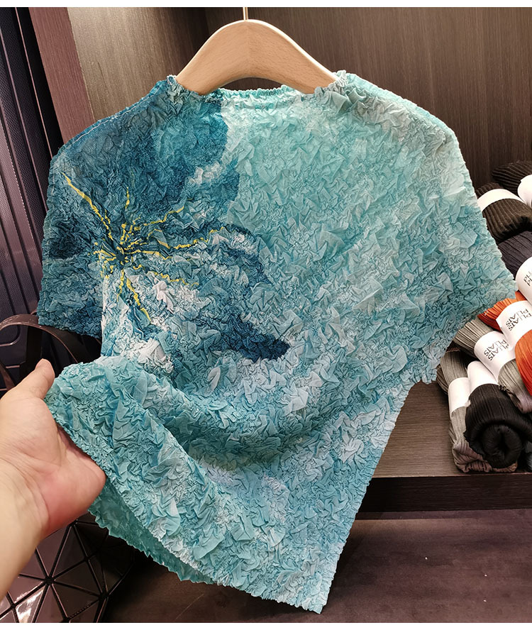 Áo thun nữ ngắn tay in họa tiết xếp ly thiết kế cao cấp — Màu xanh da trời, Màu đen, Màu tím, Xanh lông công chi tiết 10