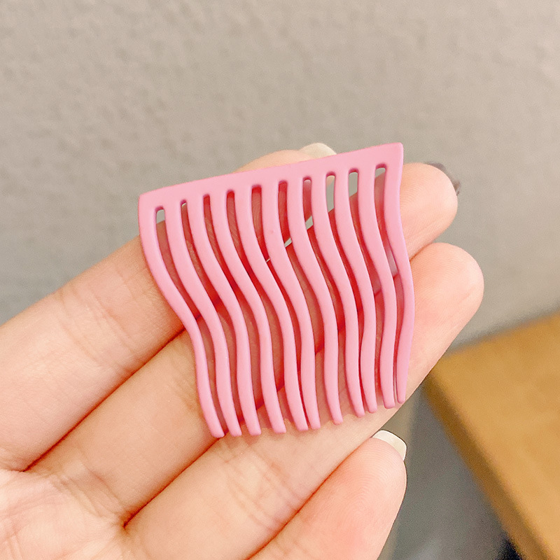 Nuevo clip de cabello de metal sin marcas peinado de cabello de la red de chicas rojas en línea con clip de frangeo invertido en la tarjeta de cabello coreana detrás del toque de cabeza