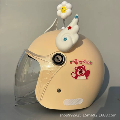 generation of hair, Motosiklet kaskı (dəbilqə) - q3c-khaki-strawberry-bear-hd-long-mirror-white-wings-white-shaking-flower-new-national-standard-category-a-adult-winter-helmet-free-gem-sticker