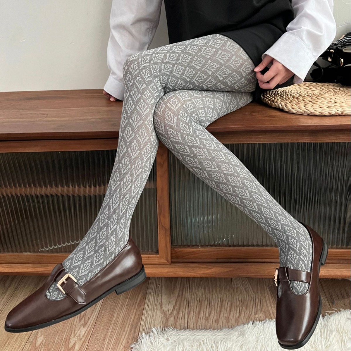 Niche Vintage Dark Flower Autumn Slim White Pantyhose Japanese Jacquard Milk White Pantyhose Thickened Bottoming Socks for Children