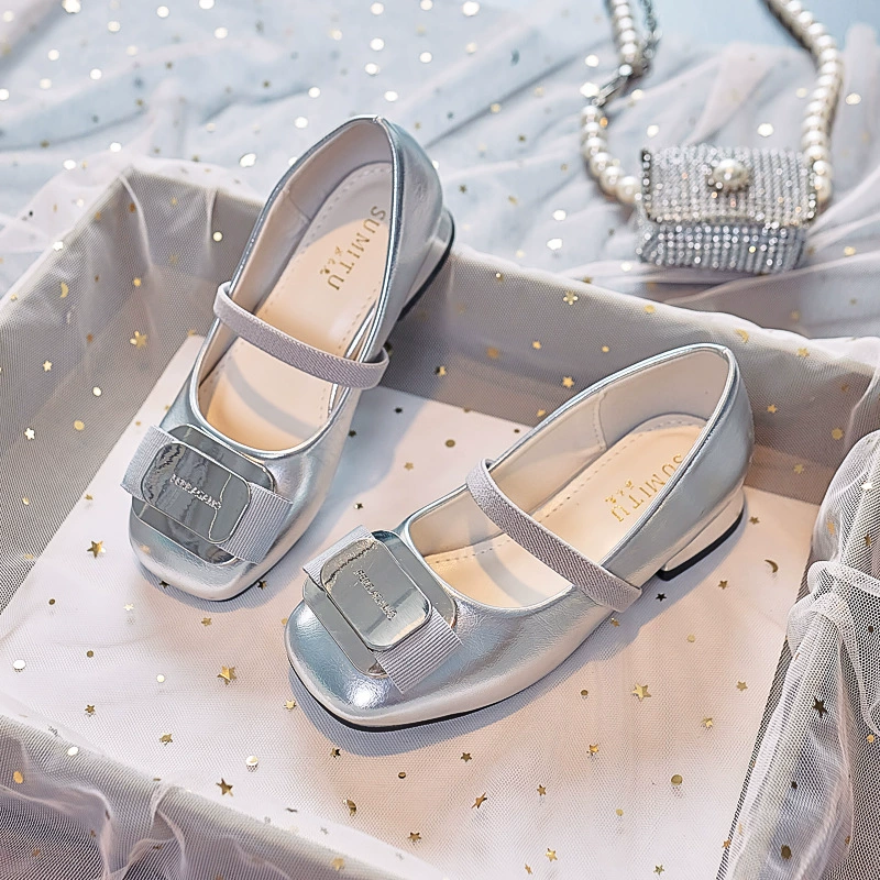 Новые кожаные туфли для девочек весна-осень 2025, французские балетки с квадратным носком и бантом, повседневные туфли-лодочки на каблуке в стиле принцессы.