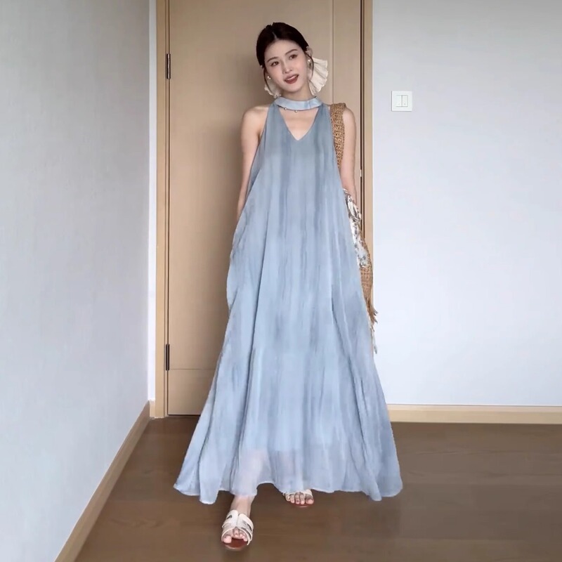 Beach Vacation Blue Sleeveless Halter Neck Dress for Women, Summer 2025 New Trendy and Stunning Long Dress Beach Vacation Blue Sleeveless Halter Neck Dress for Women, Summer 2025 New Trendy and Stunning Long Dress