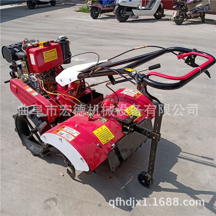柴油新型四驱微耕机 果园除草开沟旋耕机 自走式小型农用耕整机