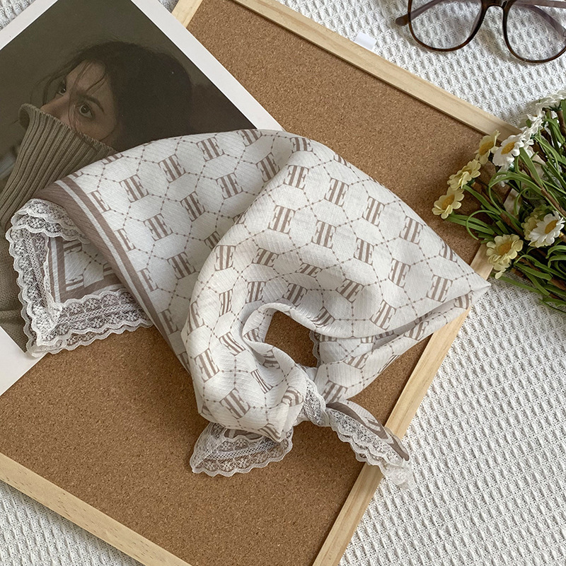 Bufanda de seda, bufanda cuadrada pequeña, sensación de alta calidad, nuevo pañuelo de encaje francés, diadema pastoral femenina de verano, cinta para el cabello atada