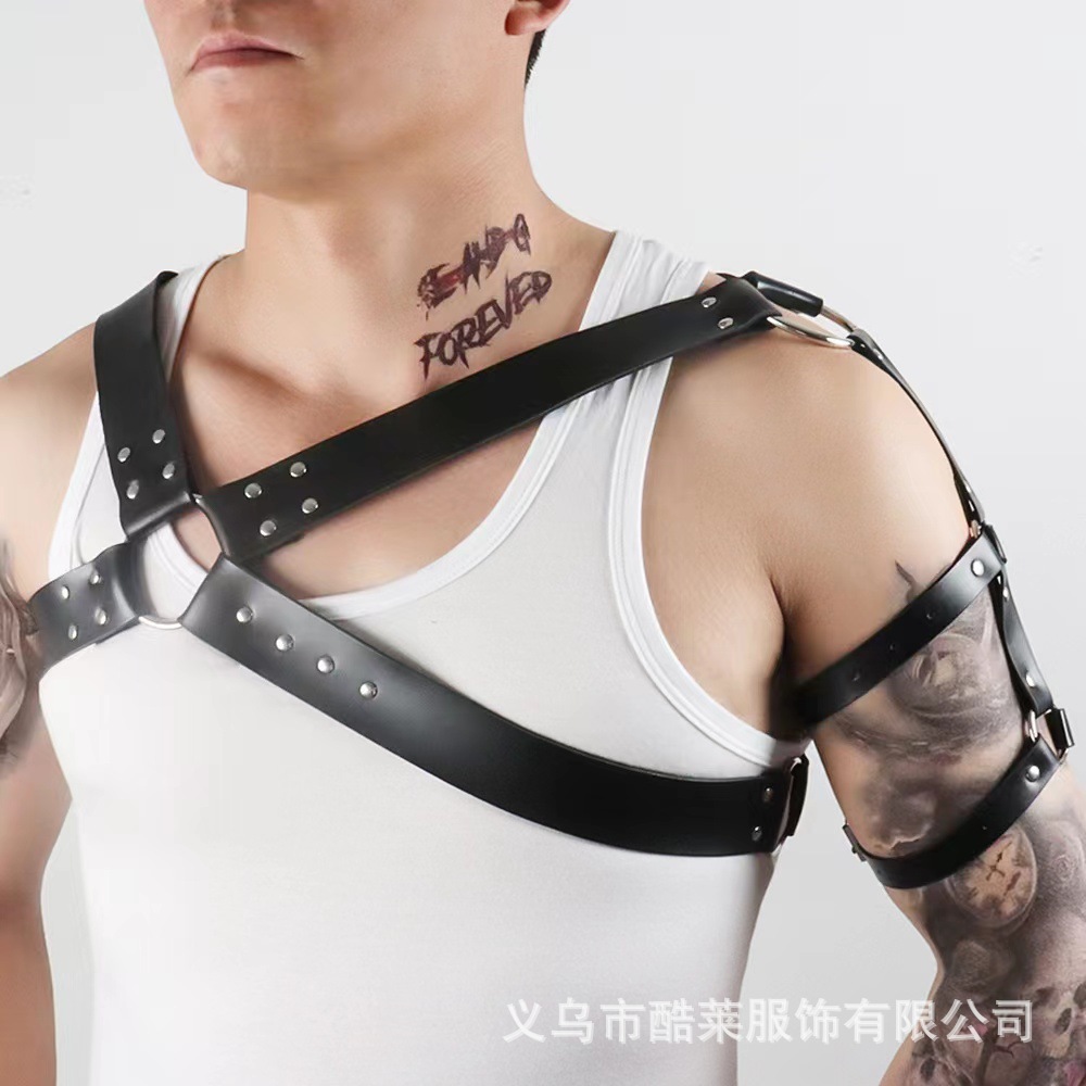 Europa y Estados Unidos transfronterizos cuero amplio amor bondage correa de ropa remaches hombres negocios hegemónico ocio JJ anillo tendencia universal