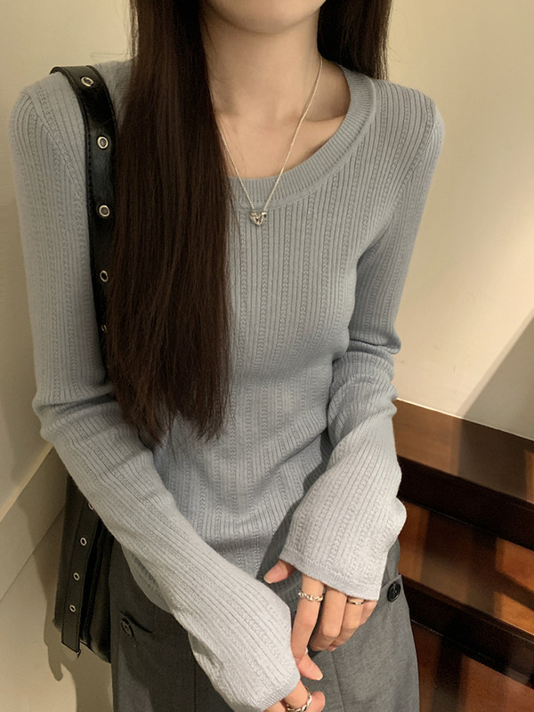 杏色の小さい背の中に長袖のプルオーバーのセーターのニットの女性の秋冬の修身はやせているように見えます。|undefined