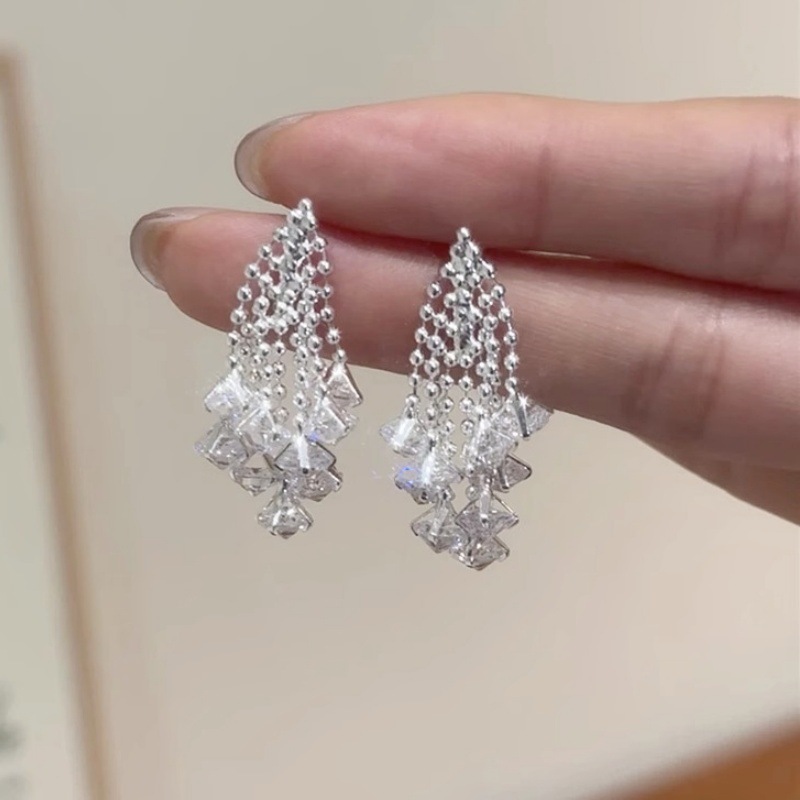 韓国の超光沢のあるジルコンフラワー花火イヤリング、軽い高級感とハイエンドのイヤリング、ファッショナブルで絶妙なイヤリング、ニッチなデザイン|undefined