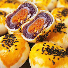 Egg yolk crispy snow meiniang internet celebrity casual snacks bulk wholesale Liuxin salted egg yolk breakfast pastries dropshipping