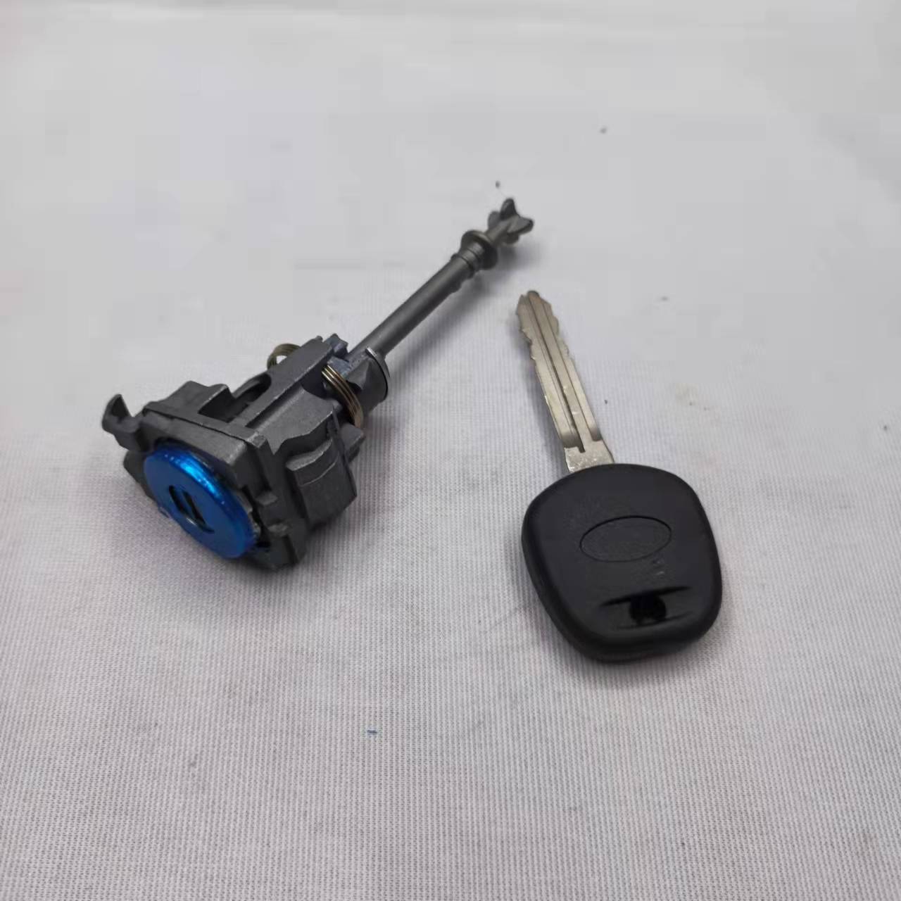 Adecuado para Toyota puerta cerradura cilindro Camry cerradura cilindro cerradura del coche cilindro gran cantidad congusted