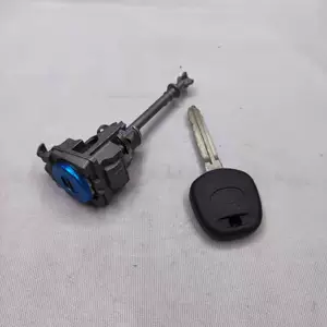 Suitable for Toyota door lock cylinder Camry lock cylinder car lock cylinder large quantity Congyou