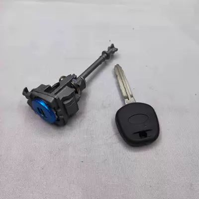 Suitable for Toyota door lock cylinder Camry lock cylinder car lock cylinder large quantity Congyou (Car lock)