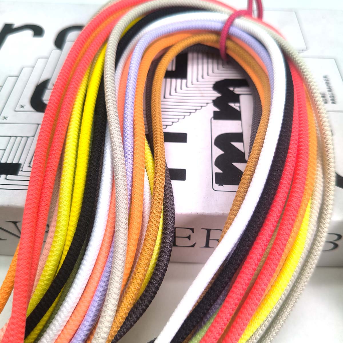 3 / 3.5 / 4mm agujas de aluminio de color de alta elasticidad redonda elástica bolsa de ropa cerrar borde antideslizante cuerda redonda elástica