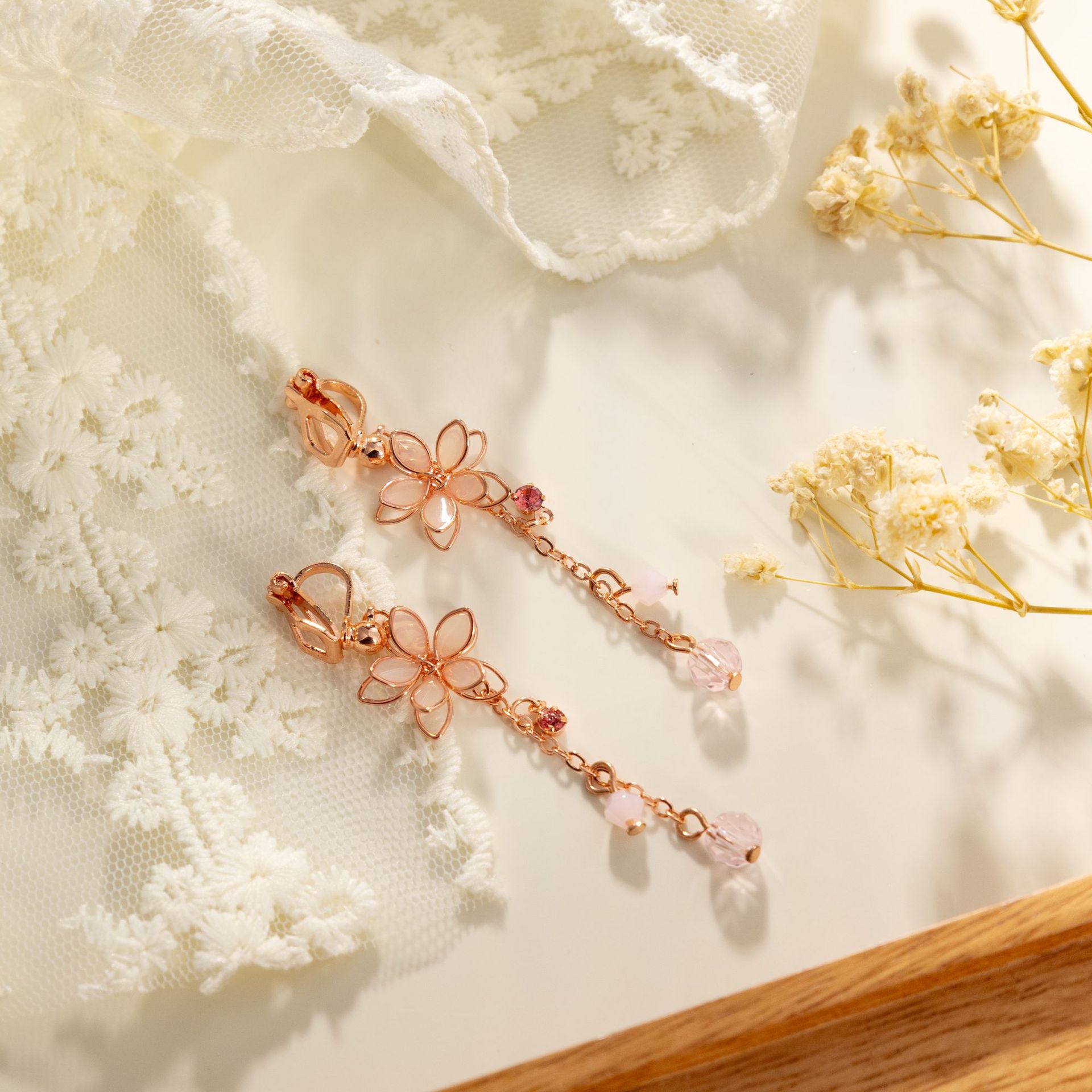 패딩 처리된 이어 클립