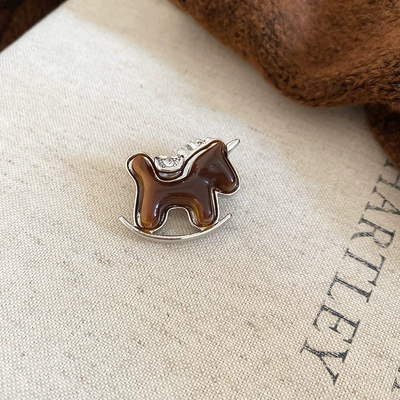 Yaxa sancaqları: Fashionable Versatile Accessory for Women - 53-brooch-silver-dark-brown