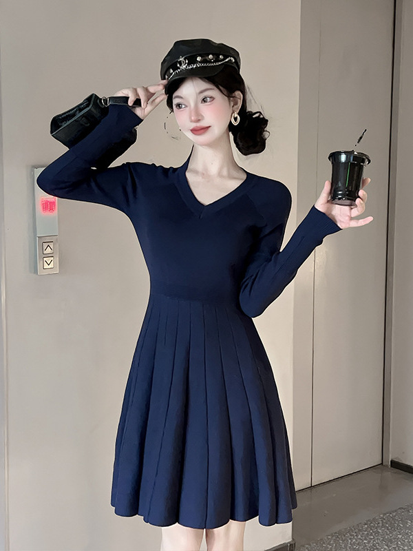 法式小香风针织连衣裙女2025秋冬新款小个子高级感打底A字毛衣裙|undefined