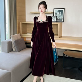 连衣裙;女式T恤;时尚休闲套装