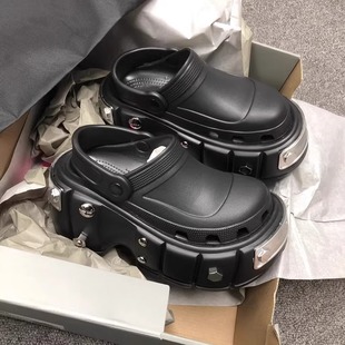 European Station 2025 New Platform Croc Shoes Thick-Soled Men's Couple Baotou Slippers Women's Anti-Slip and Deodorant Sandals