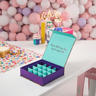 Customized Simple and Fashionable Chocolate Candy Packaging Box with Separated Paper Inner Tray, Environmentally Friendly Food-Grade Magnetic Sealing Book-Shaped Box