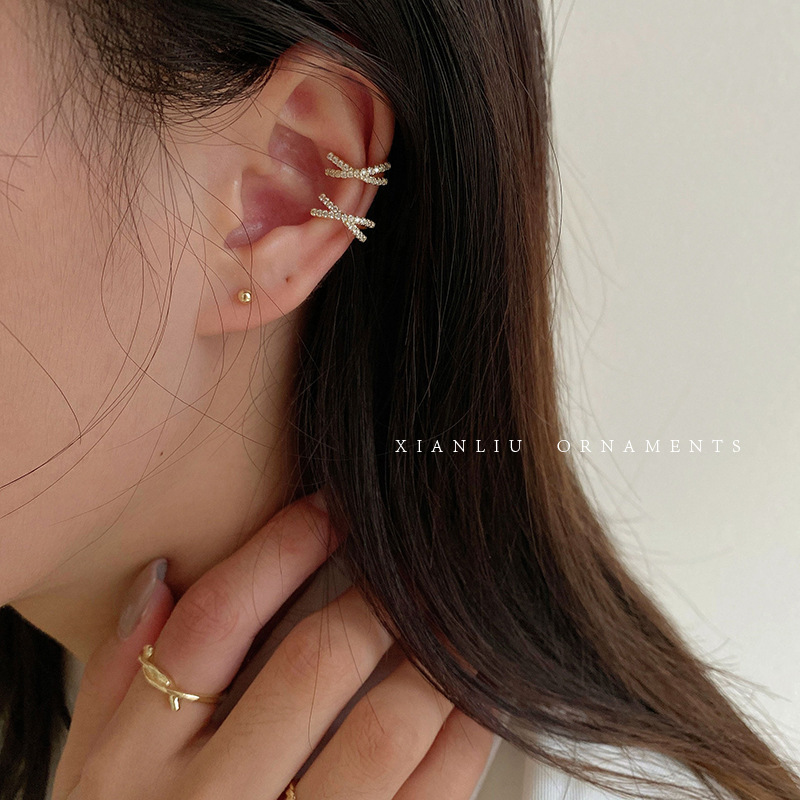 Zircone a croce personalizzato minimalista senza fori, sensazione di alta qualità, stile di nicchia e fresco, clip per orecchio alla moda_voghion.com