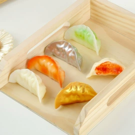 食物工艺品;钥匙扣及钥匙扣配件;餐厨具玩具