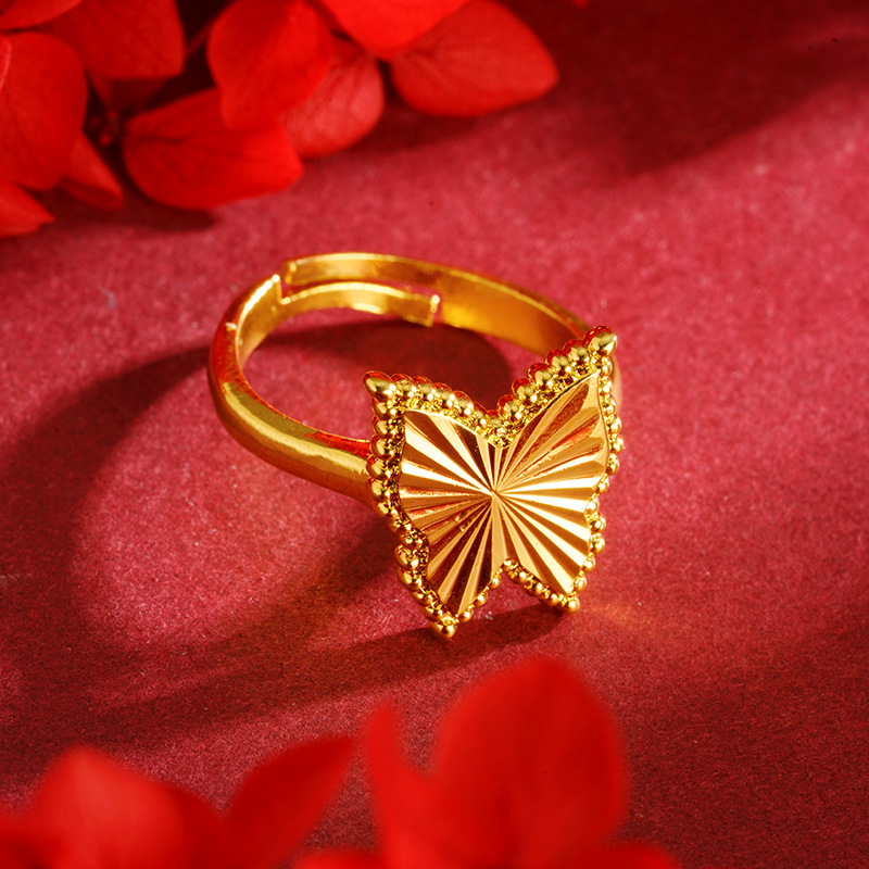 Nuevos productos populares anillos de mariposa de oro de arena de Vietnam, automóviles de patrón horizontal no se desvanecen, fábrica de joyería Yiwu suministro directo