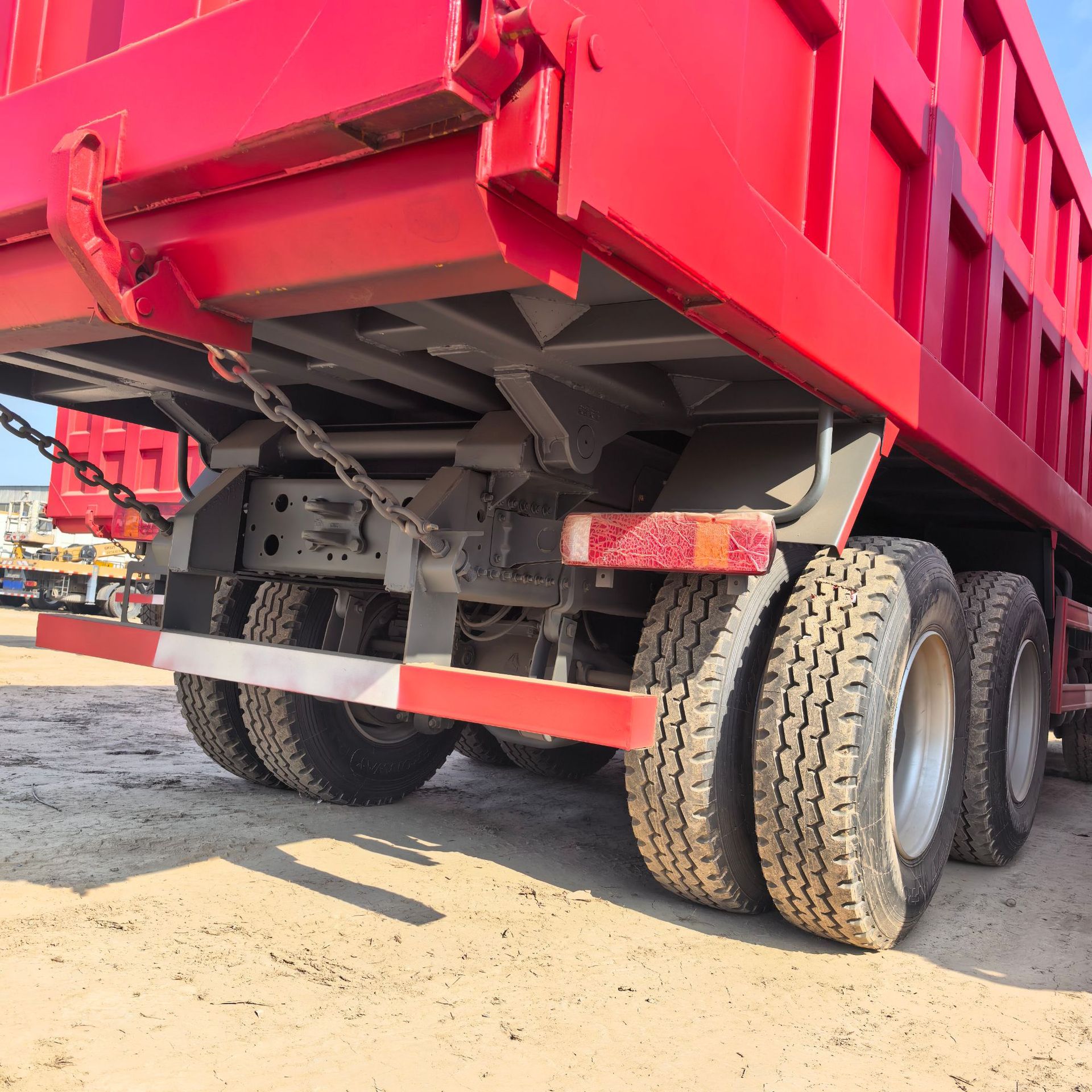 Cross-Border Export of Sinotruk Howo 8X4 Dump Trucks with Weichai Engine, African Howo 8X4 Dump Trucks