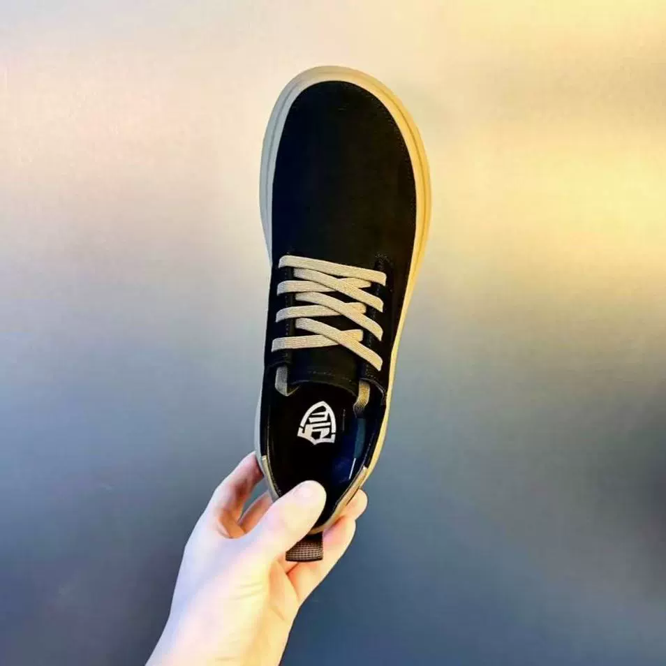 2025 мужская обувь весенняя новая повседневная обувь дышащая