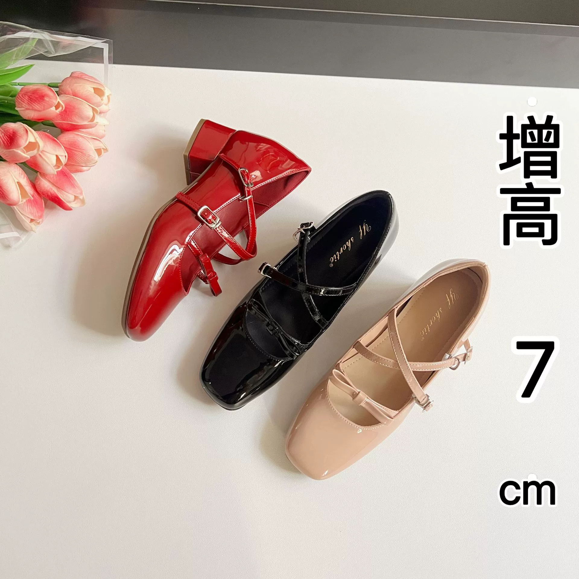 Женские летние балетки на толстом каблуке 7 см с бантом и пряжкой, квадратный носок, французский лакированный кожаный материал, высота каблука 25 см.