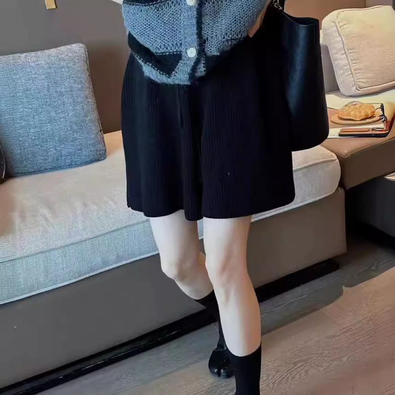Autumn 2024 New Arrival Stretch Waist Outer Wear Knitted Shorts Small Gray Casual High Waist Slim Pants Women's Trendy