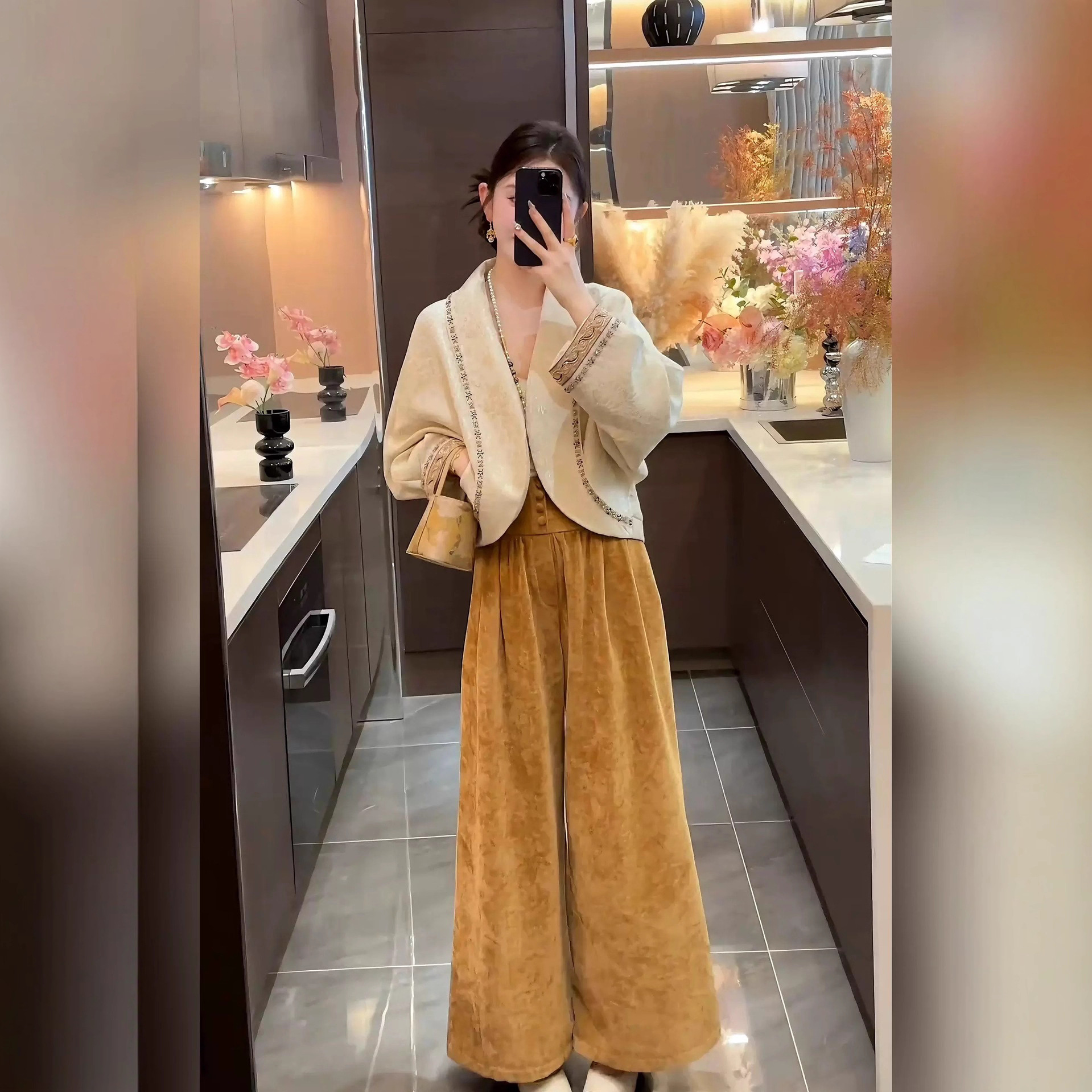 New Chinese Fashion Suit Autumn and Winter New Design Cocoon-Shaped Jacquard Embroidered Short Jacket High-Waisted Velvet Pants