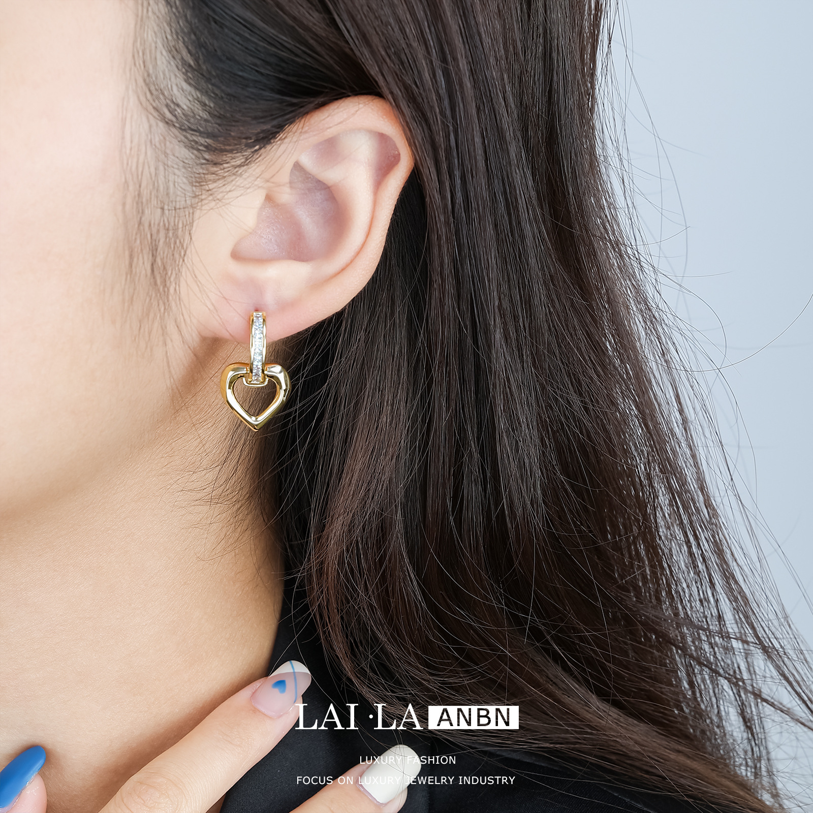 Aini Beini circón encantadora oreja hebilla femenina metal melocotón corazón pendientes de alto grado nicho diseño pendientes al por mayor