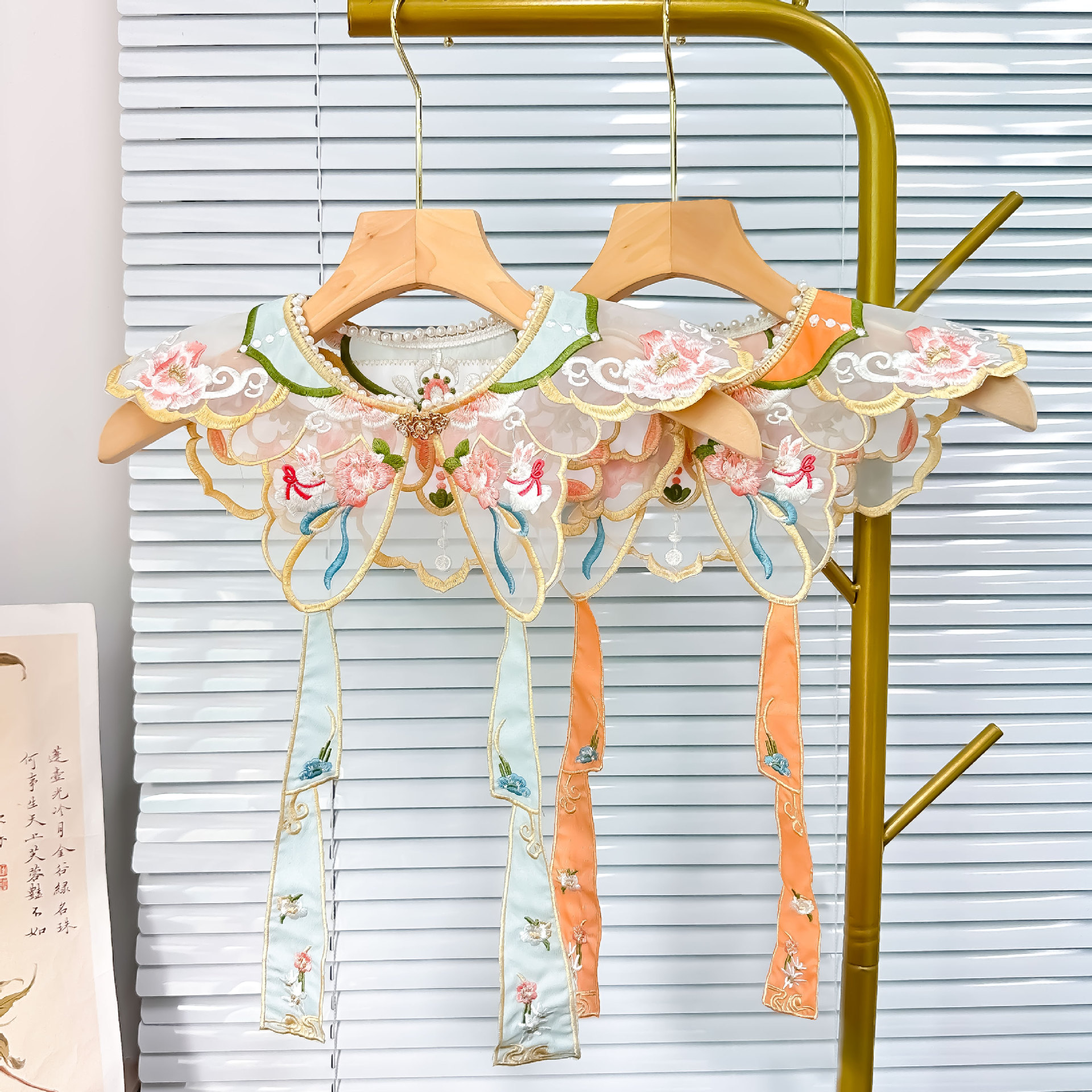 Nuevo cuello de estilo chino Graduación de la nube Chal Super Fairy Bordado Hanfu Falda de cara de caballo Correa bordada para niños Cuello falso