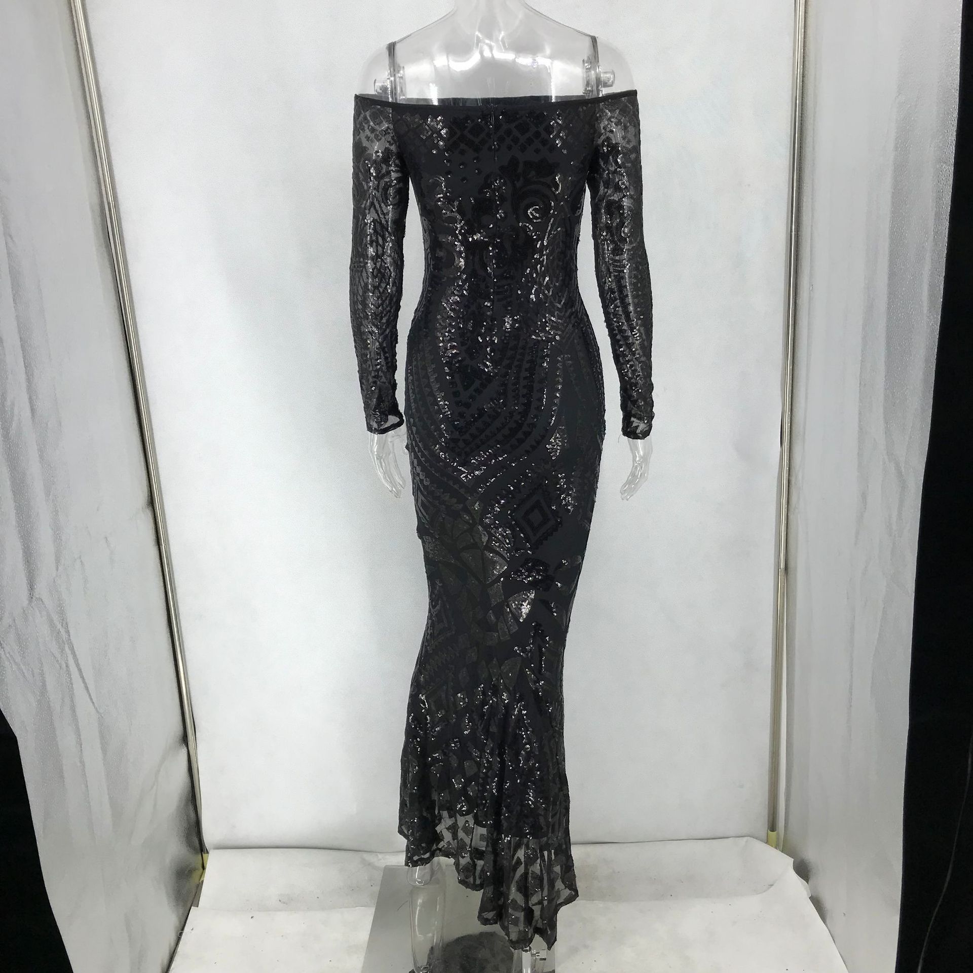 Femmes Robe De Fête Élégant Hors Épaule Paillettes Manche Longue Géométrique Maxi Longue Robe Fête display picture 18