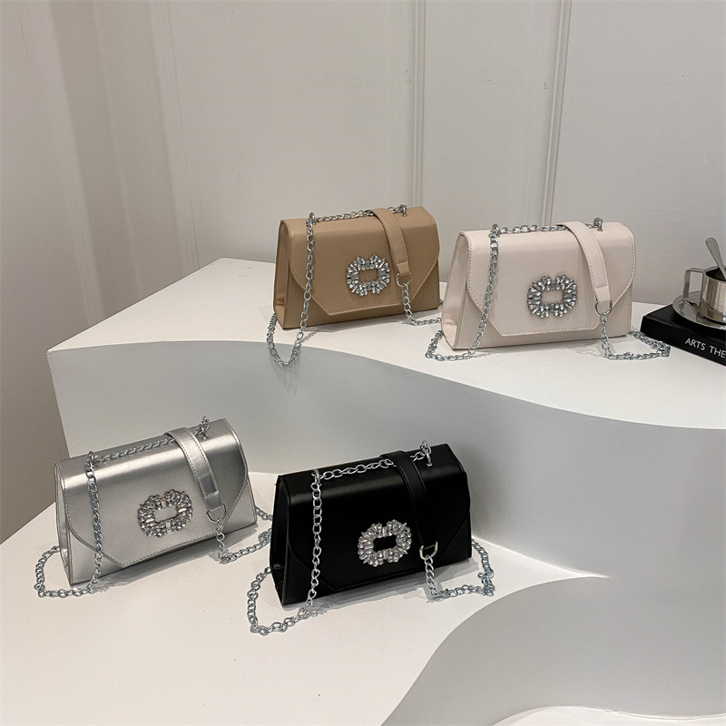 Bolsos populares de este año 2024, invierno, nueva moda, bolsos de mochila, bolsos cuadrados pequeños, bolsos casuales, mujeres