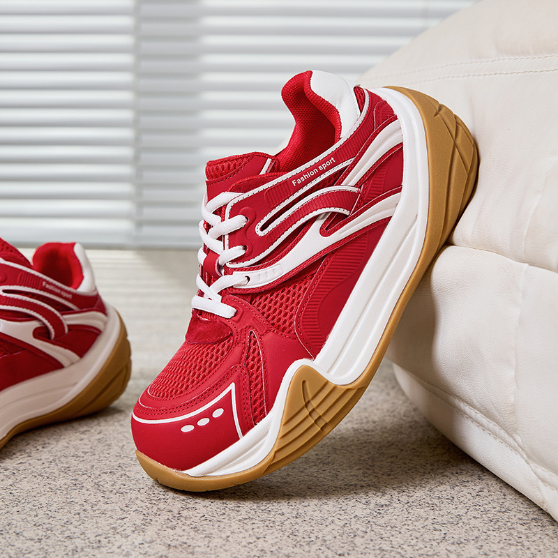女性のための赤い厚底道徳トレーニングシューズ 2025 秋の新ファッションストラップソリッドカラー多用途フォレストシューズニッチスタイル|undefined
