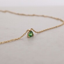 小三角~S925纯银镀18k金祖母绿锆石迷你吊坠项链女锁骨链送女友