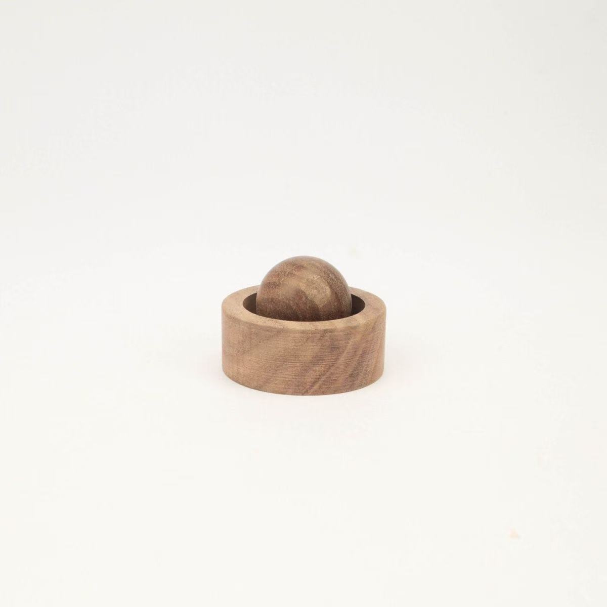 (Bross-Border Dropshipping) Fragrant Wood Aromatherapy Ornaments Essential Oil Car Room Car Special Black Walnut Aromatherapy Wooden Balls