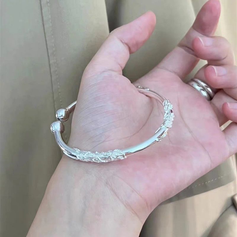 Flores como brocado sólido pulsera push-pull de flores de mujer mariposa estilo nicho temperamento de alta calidad pulsera ajustable