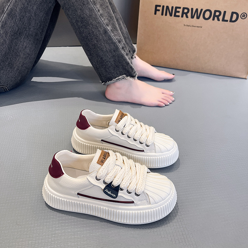 Pese a la mierda concha cabeza de zapatos deportivos casuales primavera y verano 2025 nuevos zapatos de mujer galletas de suela gruesa zapatos blancos pequeños zapatos de mujer