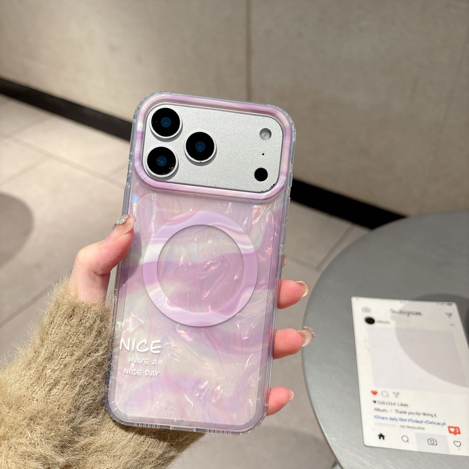 Magnetinis telefono dėklas su gradientu iphone 17 pro max apsauginis_voghion.com