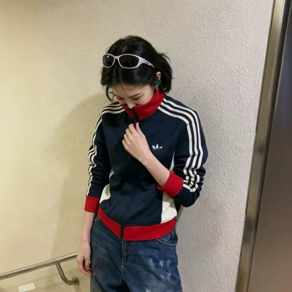 春秋新款拼色立领拉链短外套女休闲运动风撞色三条纹开衫上衣