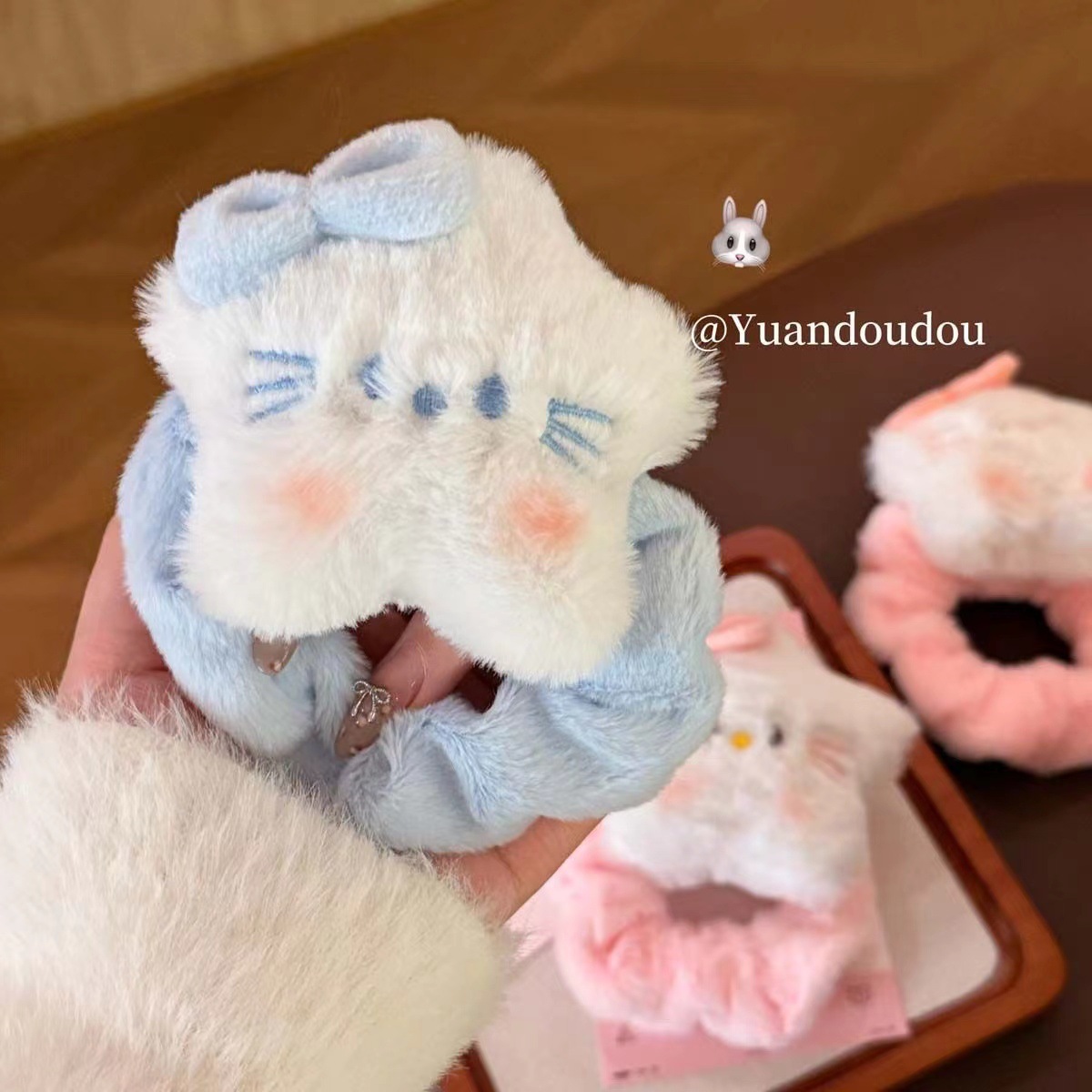 파란색 오각별 KT