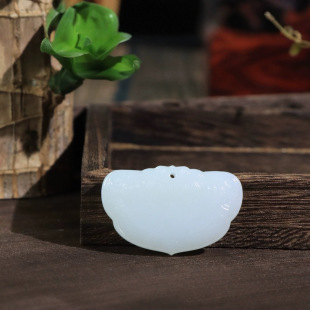 Jin Yutang Xinjiang Hotan Jade Antique Pattern Peace Lock Boutique Suet White Jade Peace Lock Pendant with Warm and Fine Fleshy